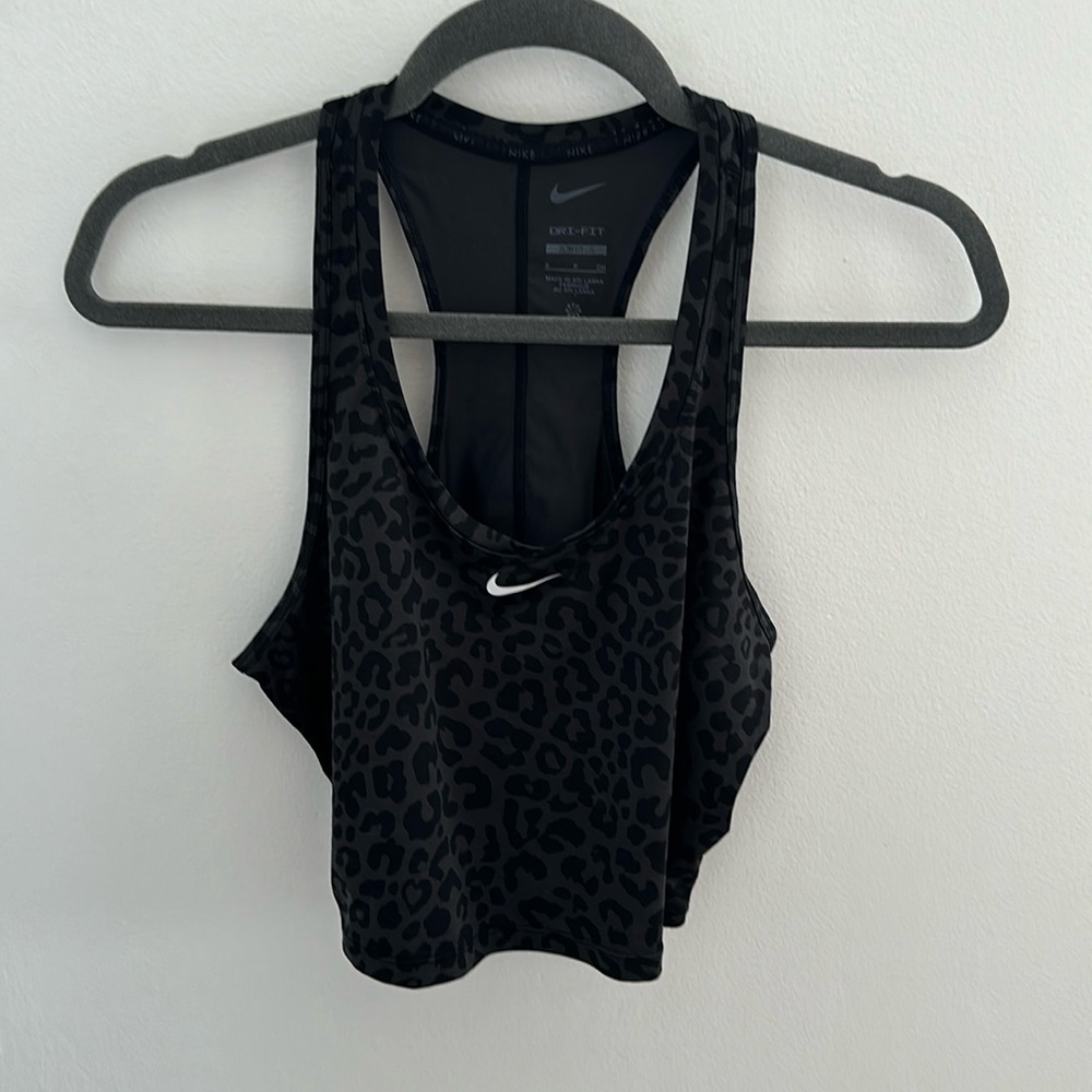 Nike dry fit cropped tank top